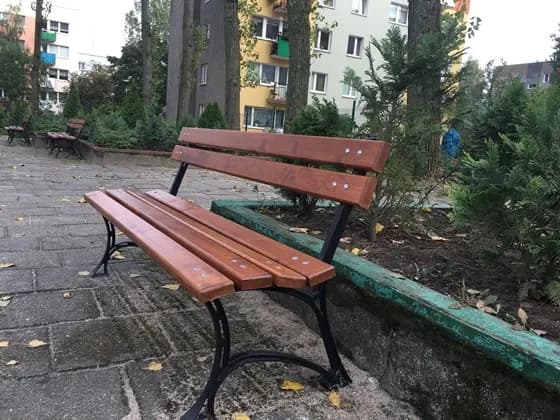 Żeliwne nogi do ławki: wybór, montaż i jak zapewnić stabilność mebla?