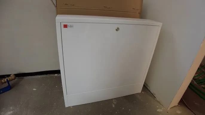 Skrzynki na rozdzielacz: rodzaje, wykorzystanie i jak je dopasować?